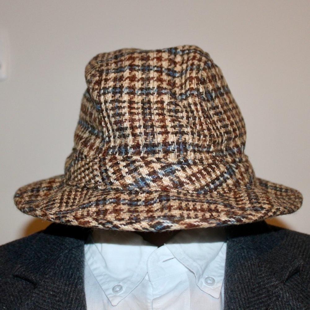 Dabbs of NY Stylish Plaid Bucket Hat​​​​​​​​​​​​​​​​